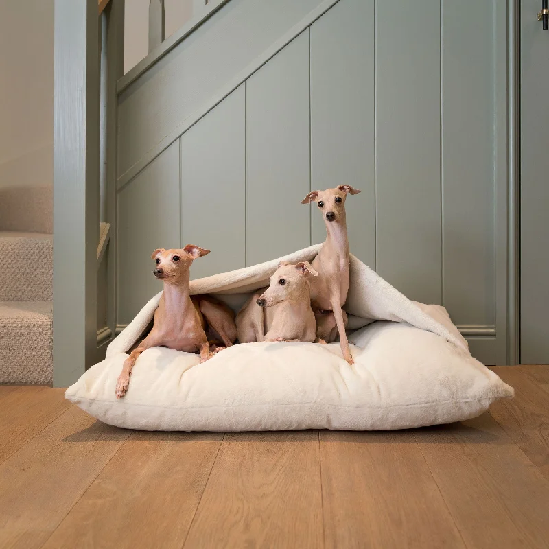 Sleepy Burrows Bed With Removable Cover in Calming Anti-Anxiety Cream Faux Fur by Lords & Labradors